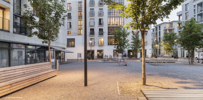 Social courtyard for community (before)