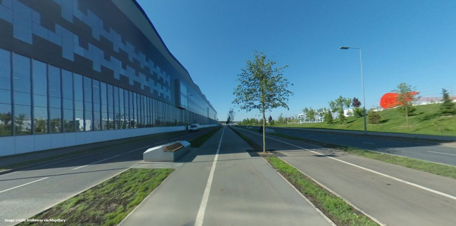 Central Boulevard in a linear city (before)