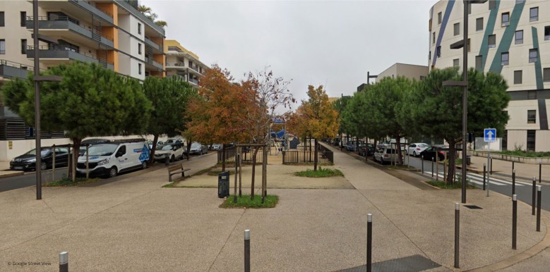 Axial boulevard with activated median (before)