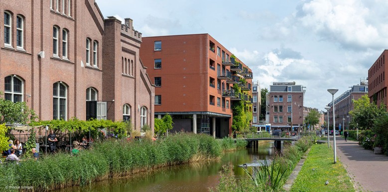 Car-free street with water canal (before)