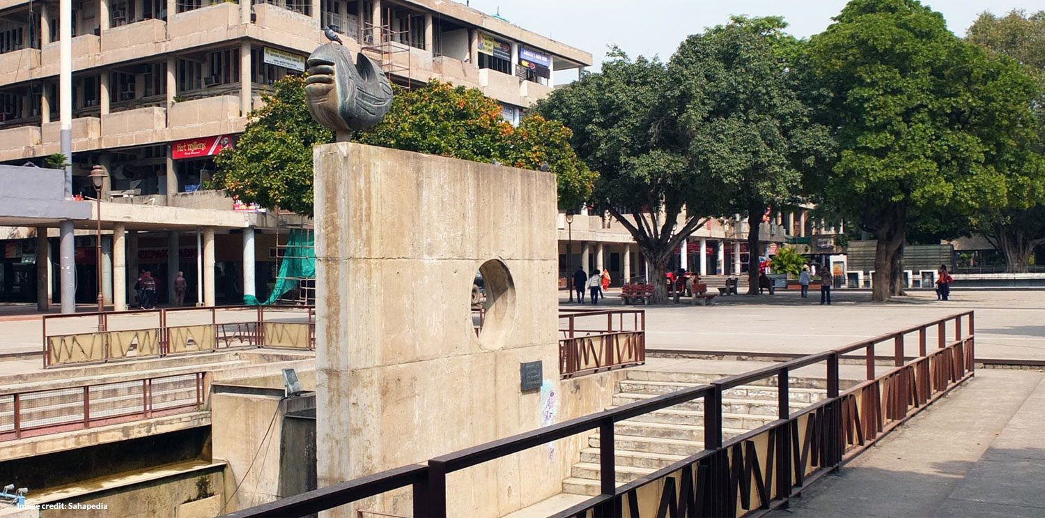 Pedestrian Plaza designed by Le Corbusier (before)