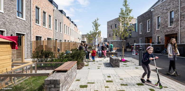 CHILD-FRIENDLY STREET WITH SOCIAL SPACES (before)