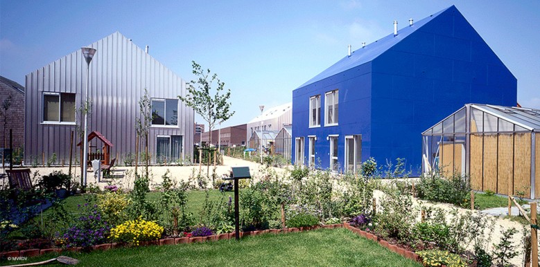 Car-free street in social housing (before)